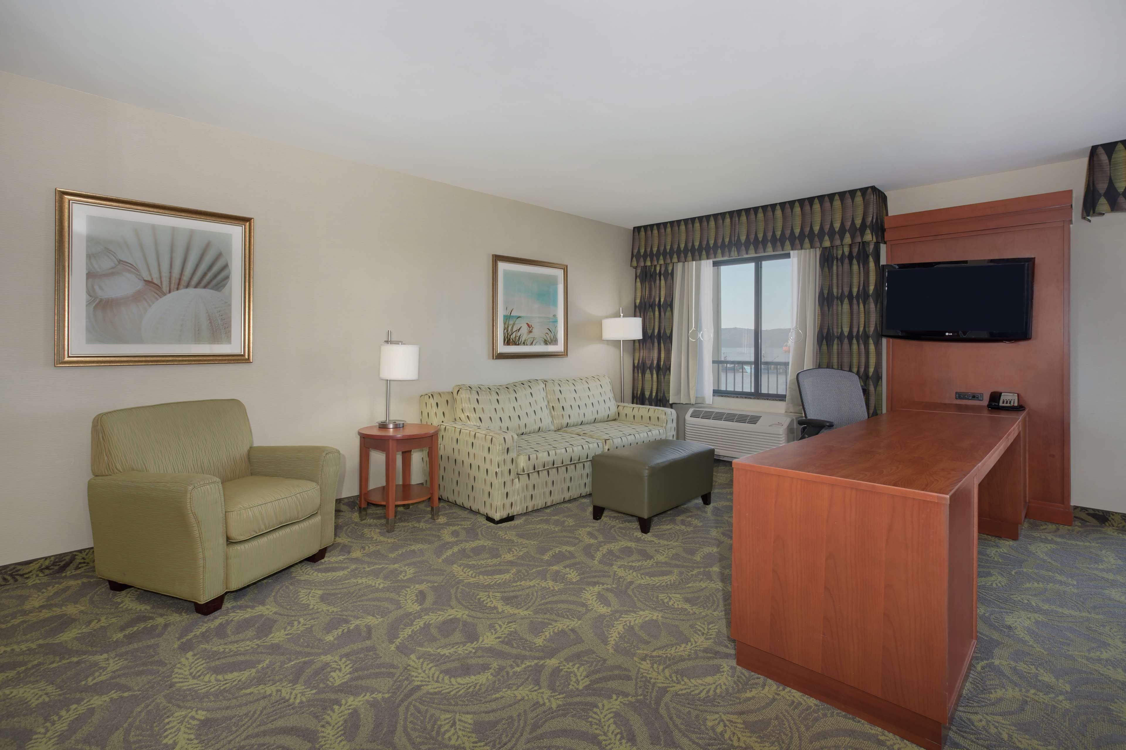 Hampton Inn & Suites Astoria Exterior foto